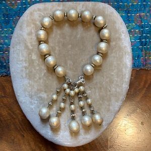 Vintage Baroque faux pearl bracelet